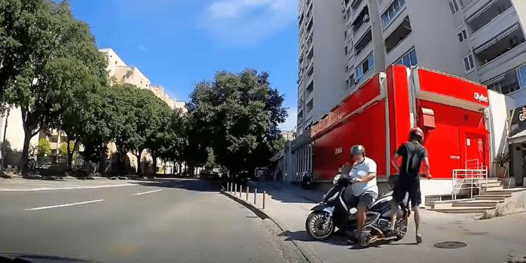 Dijeli se uznemirujući video sa splitskih prometnica: Sekunde dijelile od nesreće