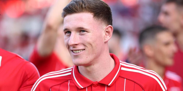 Elliot Anderson, 150 milijuna veznjak kojeg želi pola Premier lige