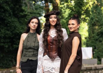 FOTO Ema i Dorja iz Mostara predstavile autorski modni rad: Od stare kožne jakne i heklanih miljea do Fashion Weeka