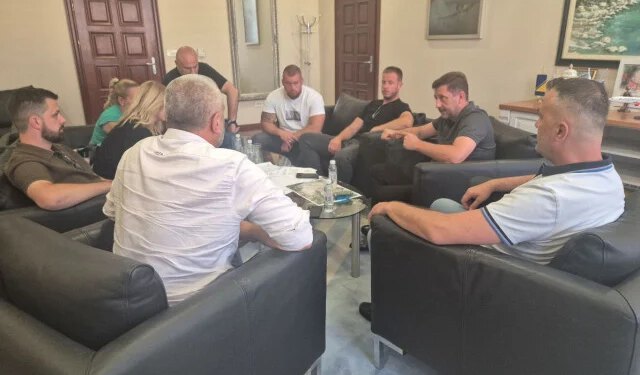 FOTO Kordić nakon sastanka s mještanima Zalika: Danas iz Mostara odlazi oko 150 tona otpada