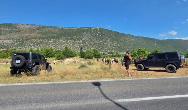 FOTO/VIDEO Mještani Vrapčića blokirali kamione prema novoj lokaciji za otpad