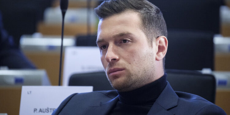 Francuska opozicija na meti ‘zakonskih’ policijskih racija – kandidat za predsjednika — RT World News