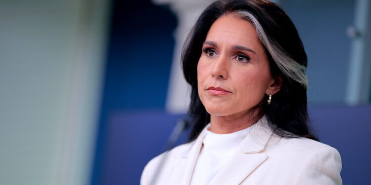 Gabbard objavljuje dokumente koji tvrde da je Fauci utjecao na istraživanje podrijetla COVID-a