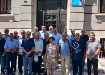 Generacija iz Splita okupila se nakon pola stoljeća! 24 maturanta i profesorica prisjetili se školskih dana i profesora