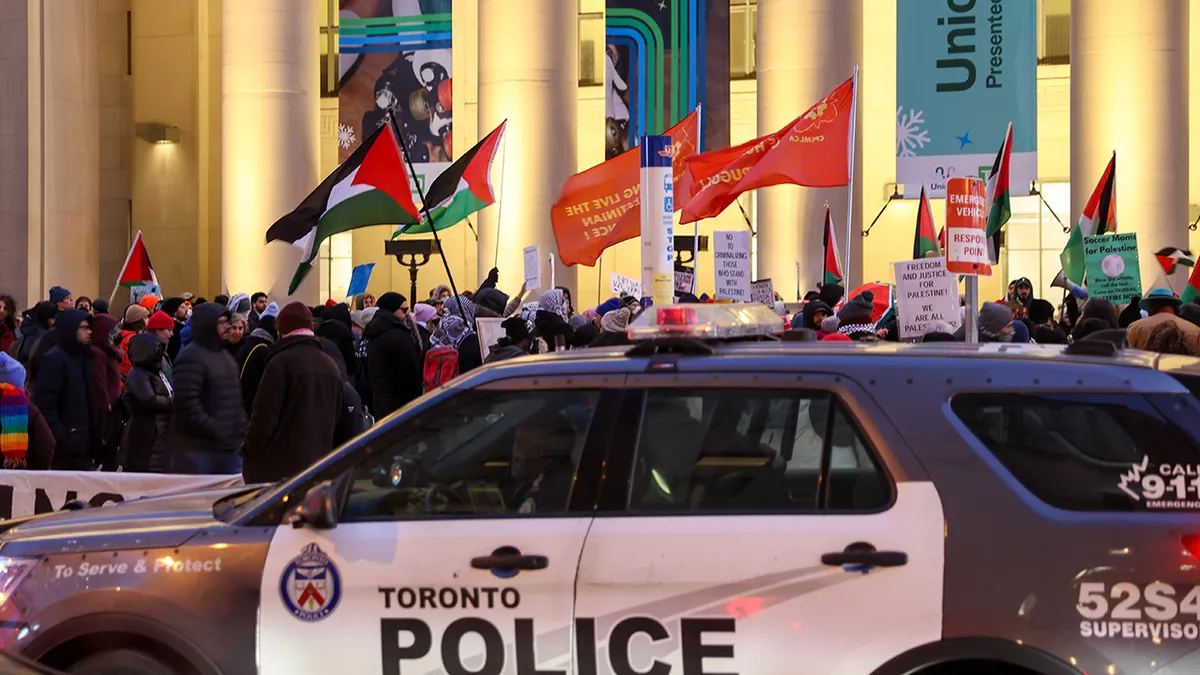 Protuizraelski prosvjednici okupljaju se ispred postaje Union u Torontu