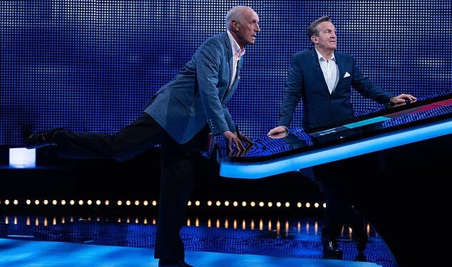 Gledatelji Chasea zbunjeni jer ITV emitira pet godina staru reprizu s pokojnim Lenom Goodmanom dan nakon epizode s Vivienne: ‘Mrtav je tri godine!’