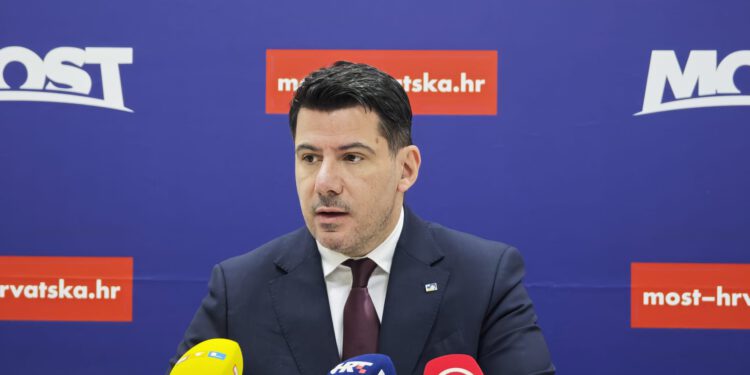 Grmoja: ‘Banke ostvarile gotovo tri milijarde eura dobiti, a Vlada nametima udara na paušalne obrtnike’