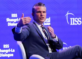 Hegseth kaže da se Europa suočava s ‘invazijom’ ‘opasnih ideologija’ dok je govorio na događaju Dana D