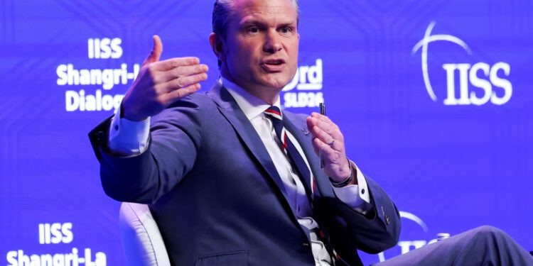 Hegseth kaže da se Europa suočava s ‘invazijom’ ‘opasnih ideologija’ dok je govorio na događaju Dana D