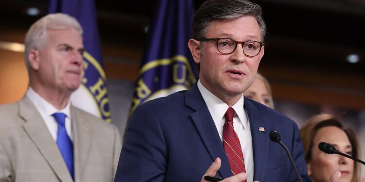 House GOP spaja SAVE Act s prijedlogom zakona o obrani dok se konzervativni protivnici hvataju