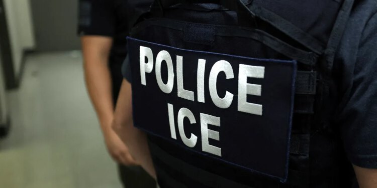 ICE kaznio imigracijskog odvjetnika s više od 255.000 dolara zbog lažnih zahtjeva za azil