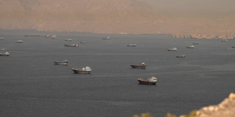 Iran zatvara Hormuški tjesnac nakon što je optužio SAD i Izrael za kršenje primirja