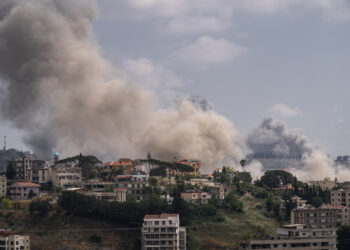 Izrael bombardira Libanon dok Hezbollah odbija ‘besramnu predaju’ — RT World News