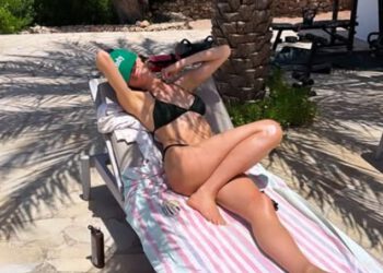 Jamie Laing dijeli raskošnu fotografiju svoje prekrasne supruge Sophie Habboo u bikiniju dok upijaju sunce na Mallorci sa svojim malim sinom Ziggyjem