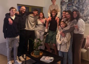 Jeff Brazier priređuje ’emotivnu’ oproštajnu zabavu za svog sina Bobbyja na 45. rođendan Jade Goody dok se glumac priprema preseliti u New Jersey