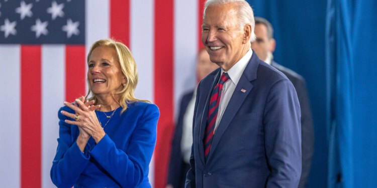 Joe Biden je usporio zbog raka prostate u stadiju 4, kaže Jill Biden