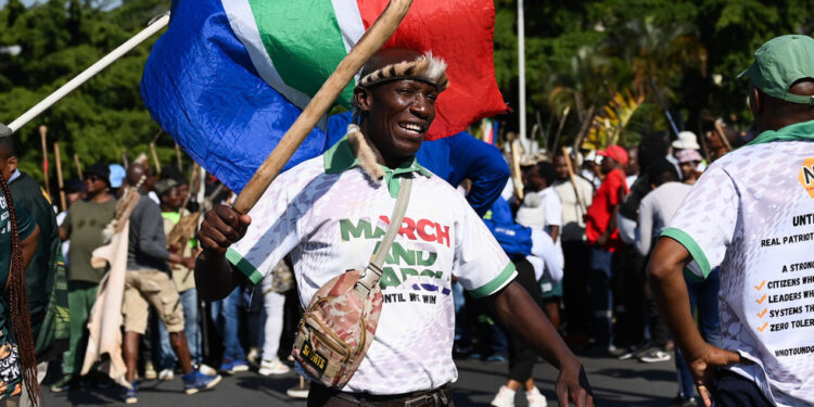 Južnoafrički čelnik upozorava protiv nasilnih prosvjeda — RT Africa