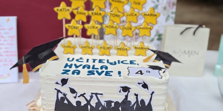 Kakve su to bile emocije: Četvrtaši se od učiteljice oprostili na način koji se ne zaboravlja