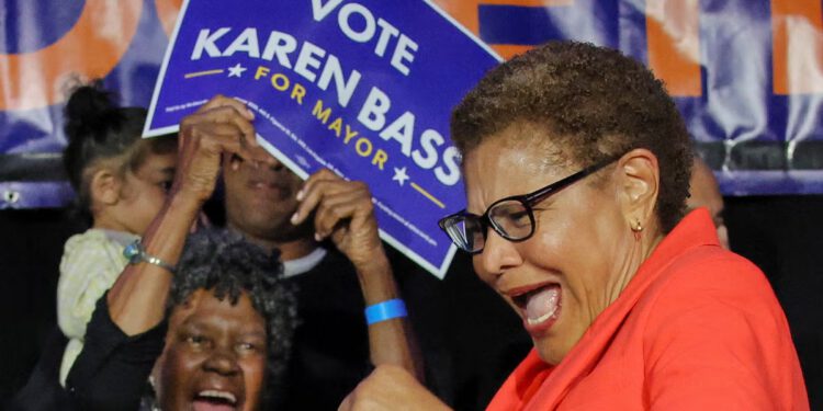 Karen Bass preživjela je predizborne dok Spencer Pratt ulazi u drugi krug izbora