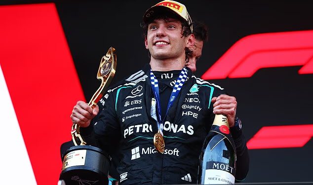 Kimi Antonelli POBJEDIO je na VN Monaka s Lewisom Hamiltonom na drugom mjestu – nakon što je kaotična utrka ranije prekinuta zbog RAZBIJENE staze jer se Charles Leclerc zbog šokantnih rupa na cesti sudario sa zidom