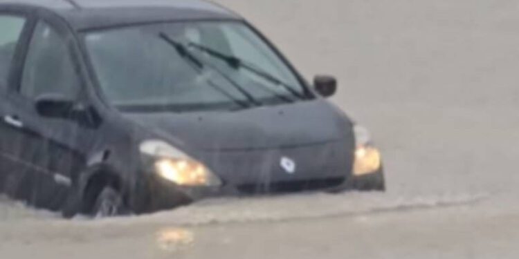 Kiša uzrokovala kaos i na splitskom području: “Policija izdala posebno priopćenje”