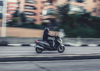 Krim zabranio motocikle noću jer zvuče poput dronova