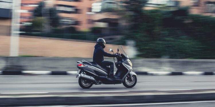 Krim zabranio motocikle noću jer zvuče poput dronova
