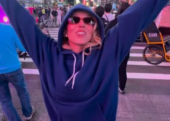 Laž Sydney Sweeney na Times Squareu razotkrili su detektivi nakon što je glumica izjavila da ‘nikada nije posjetila’ NYC znamenitost