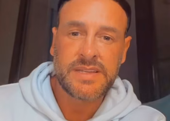 Lee Andrews vraća se na Instagram zajedno s Katie Price – i novom AI glavom kose – jer i dalje inzistira na tome da nije uhićen zbog prijevare