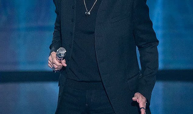 Lionel Richie (77) prekida koncert nakon što mu je pozlilo na pozornici prve večeri nove turneje