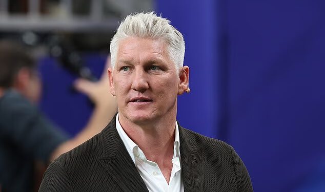 Menadžer Obale Bjelokosti označio je Bastiana Schweinsteigera ‘rasistom’ nakon što je bivša zvijezda Man Uniteda i Njemačke tvrdila da njegova momčad igra ‘divlji afrički nogomet’
