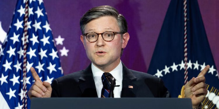Mike Johnson kaže konzervativcima: ‘Ja vodim program zaštite’ – kako bih zaštitio Trumpa