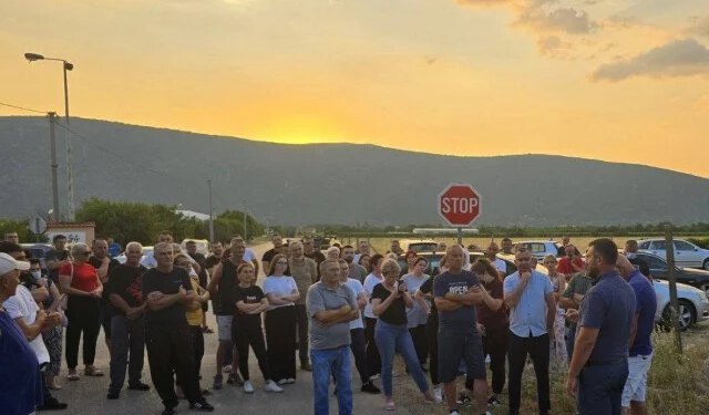 Mještani se okupili i poručili: ‘Na Uborak smeće više ne ide’