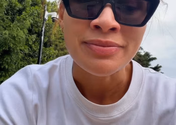 Montana Brown optužena je za ‘širenje opasnih dezinformacija’ nakon što je savjetovala da se NE koristi Calpol i rekla da bi radije odvela svoju djecu na hitnu pomoć na liječenje temperature