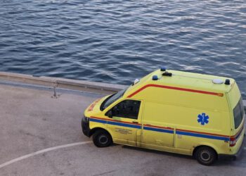 Motociklist podlegao ozljedama nakon stravičnog sudara s teretnjakom u Slatinama