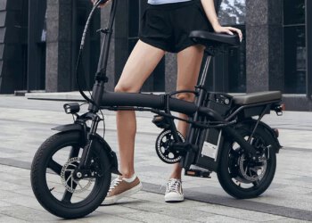 Možete dobiti 48V 400W električni bicikl za odrasle s maksimalnom brzinom od 20mph i dometom od 32 milje za samo 159 USD