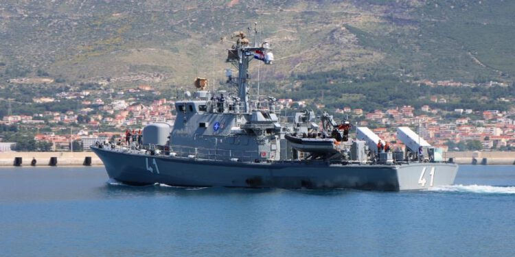 NAORUŽAN DO ZUBA Vukovar peti put u NATO misiji ‘Sea Guardian’, zapovjednica je žena!
