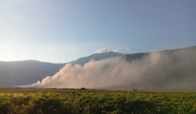 Nad mostarskom deponijom ogromni oblak dima, smrad se osjeti i po susjednim gradovima
