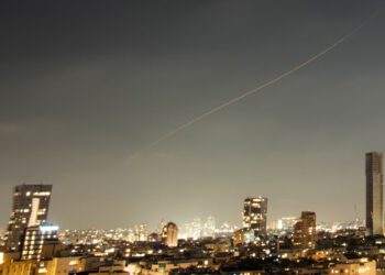 Najnovije: Izrael pokreće zračne napade na središnji i zapadni Iran nakon ispaljivanja iranskih projektila