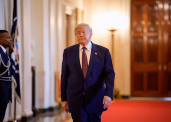 Najnoviji iransko-američki rat: Trump je rekao Izraelu da pristane na prekid vatre u Libanonu jer dužnosnici ‘upozoravaju da bi mogli potkopati mirovne pregovore’