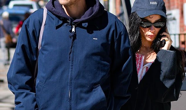‘Namještene’ fotografije, odvojene spavaće sobe i ‘distanc’ od majke: Dok Harry Styles i Zoe Kravitz nisu uspjeli uvjeriti neke obožavatelje, OLIVIA KEMP otkriva što se zapravo događa s njihovim ‘showmanceom’