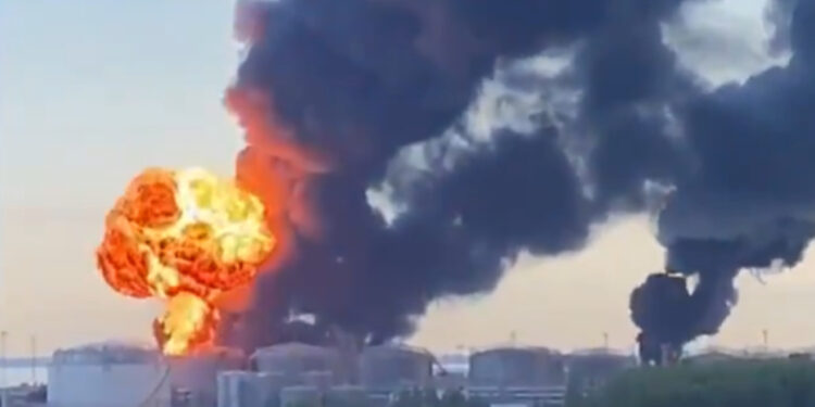 Napad Ukrajine na Sankt Peterburg: Požar na naftnom terminalu