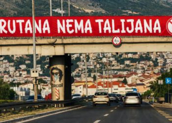 Natpis na Barutani izazvao polemike, Bauk odgovorio: “Umjetna inteligencija ispravlja prirodnu neinteligenciju”