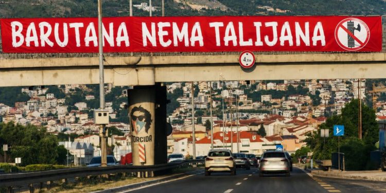 Natpis na Barutani izazvao polemike, Bauk odgovorio: “Umjetna inteligencija ispravlja prirodnu neinteligenciju”