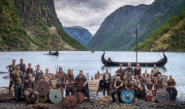 Nova kontroverza oko nevjerojatne fotografije norveške momčadi Viking Svjetskog kupa: Postavljaju se pitanja oko 3 milijuna funti u gotovini s ‘najskuplje fotografije’ nacije
