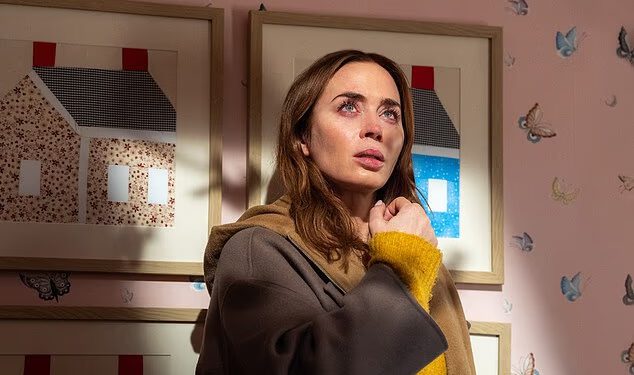 Obožavatelji Disclosure Day-a ostali su ‘razočarani’ jer su se složili da je zadnjih 20 minuta najnovijeg filma Stevena Spielberga ‘najbolji dio’ – ali izvanrednu izvedbu Emily Blunt označiti ‘vrijednom Oscara’