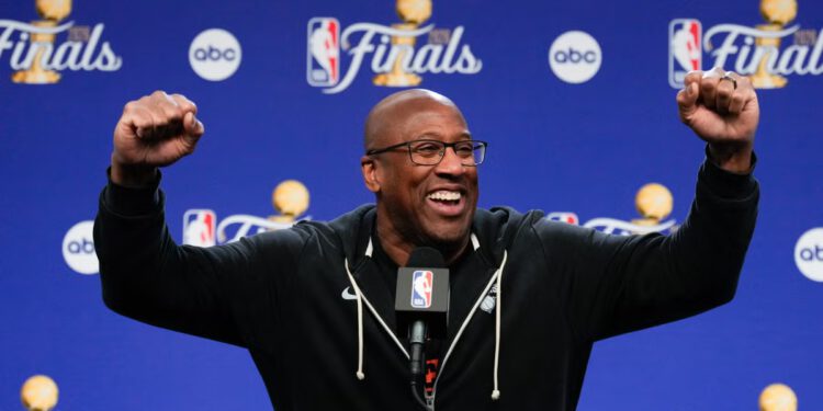 Od Bena Stillera do Fat Joea, slavni obožavatelji Knicksa počinju raditi na treninzima NBA finala