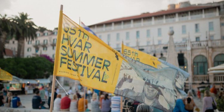 Otvoren 65. Hvar Summer Festival: Hvar zasjao u znaku umjetnosti i glazbe