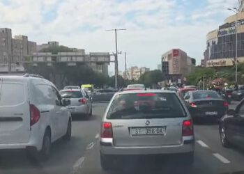 PROMETNI KAOS U SPLITU Ne rade semafori na križanju Poljičke i Velebitske, stvaraju se velike gužve