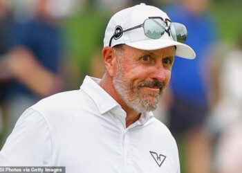 Phil Mickelson optužen za neprikladni fizički kontakt od strane zaposlenice golf kluba